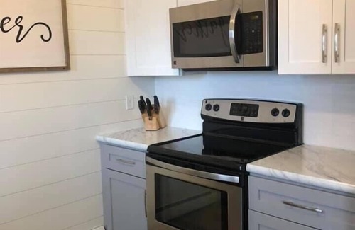 Alexandria House | Sandy beach, level lot, 4BR 2BA, 110' shore, 2-miles to Alexandria-License #1802