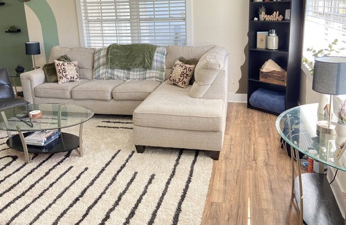 Foley House | Sandy beach, OWA, Tournaments, Pet Friendly & Downtown!