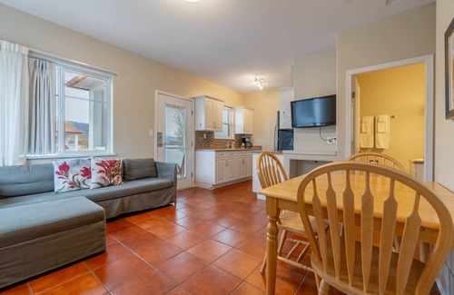 Okanagan-Similkameen Hotel | Sandy Beach Suites