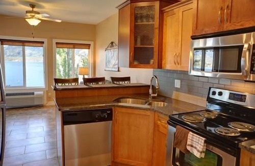 Okanagan-Similkameen Hotel | Sandy Beach Suites