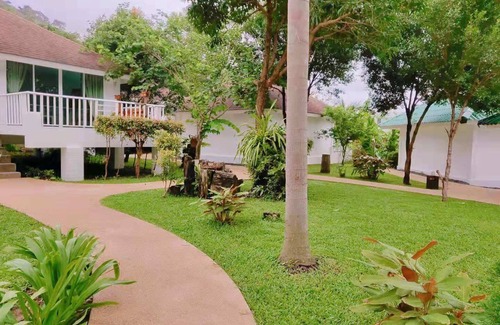 Patong House | ⭐Sandy Bloom Villa 10BR Sleeps 20w/Pool &Breakfast