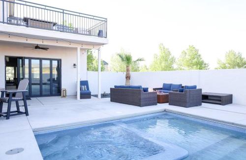 Hurricane House | Sandy Bottoms!
