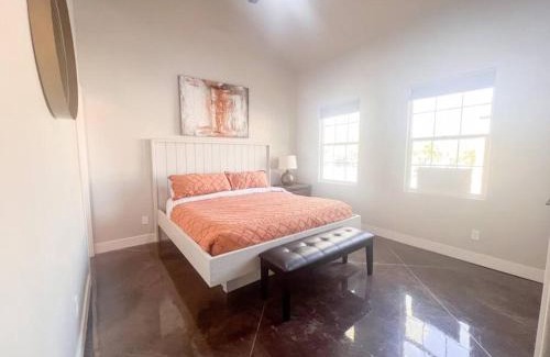 Hurricane House | Sandy Bottoms!