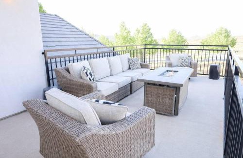 Hurricane House | Sandy Bottoms!