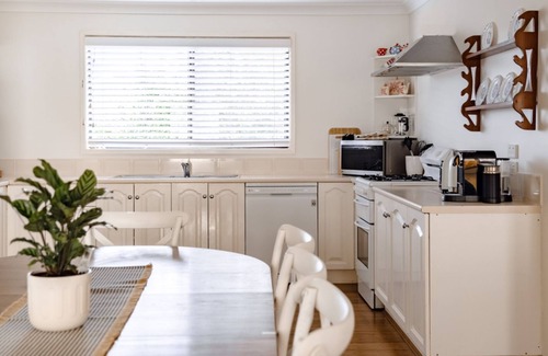 Narrawallee House | Sandy Cottage in Narrawallee