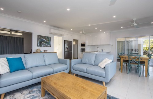 Nelly Bay House | Sandy Decks, Nelly Bay