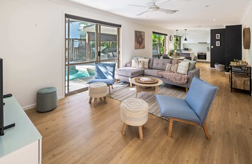 Wurtulla House | Sandy Dunes Retreat: Pet-Friendly Wutulla Home