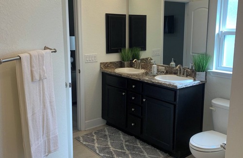 Balm House | Sandy Escape: 4BR 2BA Near Beach