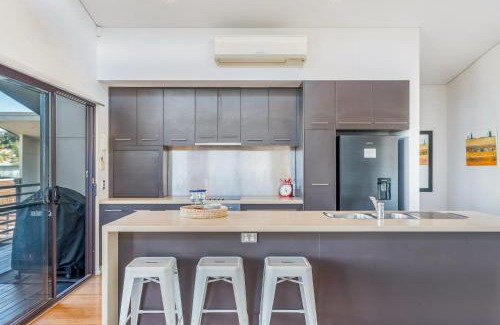 North Creek House | Sandy Feet