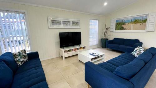 Wooli House | Sandy Feet