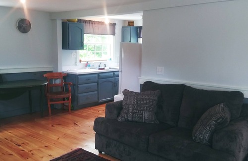 Sandy Point House | Sandy Point Brook side Coastal Cottage- Easy Shores