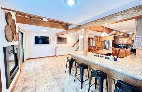 Pulaski House | Sandy Pond LAKE HOUSE | Pets | Tiki Bar | Fire Pit