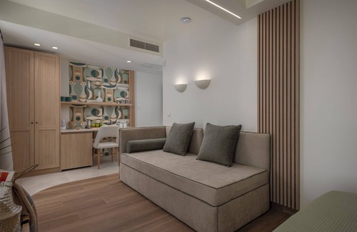 Flogita Hotel | Sandy Seaside Suites