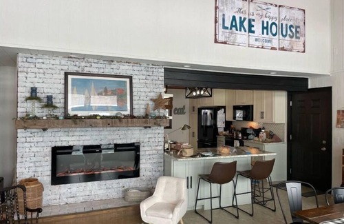 Shell Lake House | Sandy Shell Lake Shining Bright