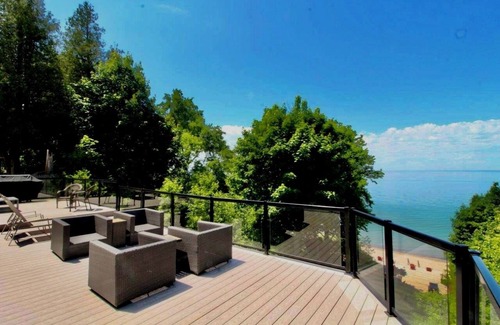 Zurich Cottage | Sandy Shores Lakefront Cottage! Amazing Luxury On Lake Huron!