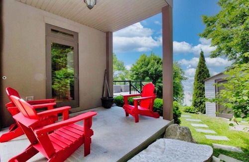 Zurich Cottage | Sandy Shores Lakefront Cottage! Amazing Luxury On Lake Huron!