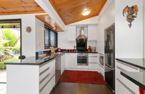 Orewa House | Sandy Toes Holiday Home Orewa