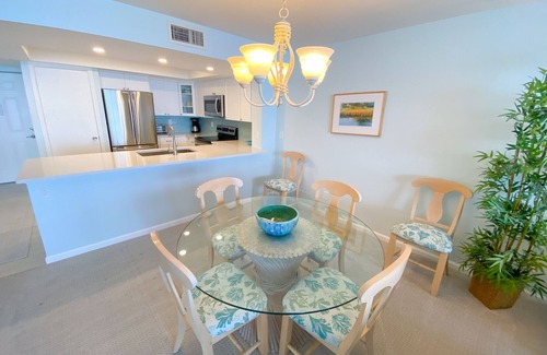 Punta Rassa Condo | Sanibel Harbour Resort Bay View Tower 433: Renovated condo with gorgeous sunset views