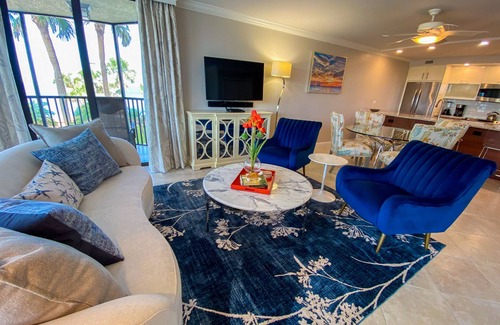 Punta Rassa Condo | Sanibel Harbour Resort Harbour Tower 111: Private beach, heated pool, and grill