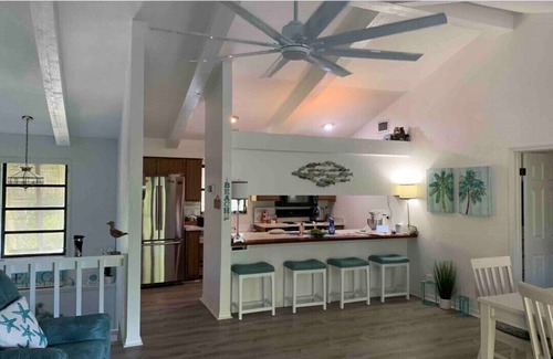 Gulf Pines House | SANIBEL ISLAND HOME IN PRIVATE BEACH COMMUNITY