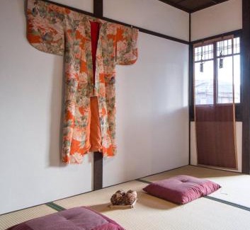 Yamashina House | Sanjyomisasagi Umenotoan