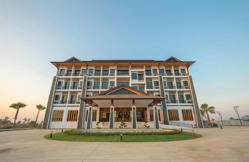 Thoeng Hotel | Sann View Hotel