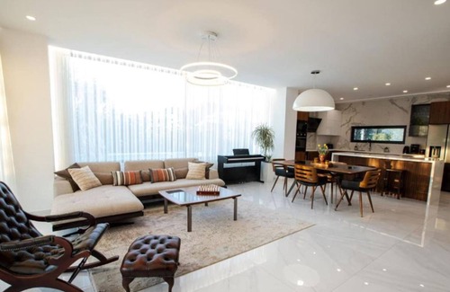 Ishem House | Sanpietro Vacation Villa 001