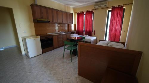 Shkembi i Kavajes Hotel | Sanremo Hotel Restorant