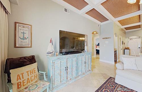 Pensacola Beach Apartment | Sans Souci #707 - Just Beachy