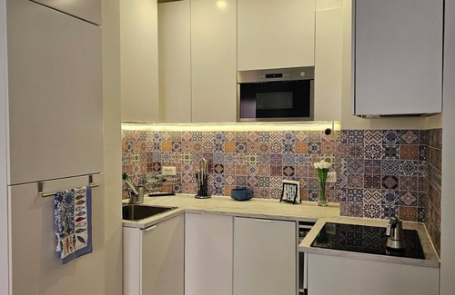 Rapallo Apartment | Sant'Anna Flat: Modern, Renovated with WiFi, Parking, and Air Conditioning!
