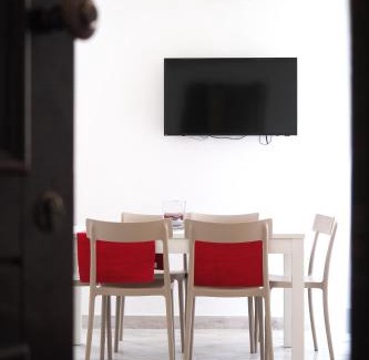 Roman Quarter Apartment | Santa Chiara 32