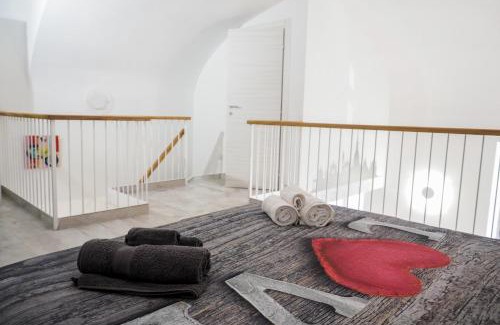 Roman Quarter Apartment | Santa Chiara 32