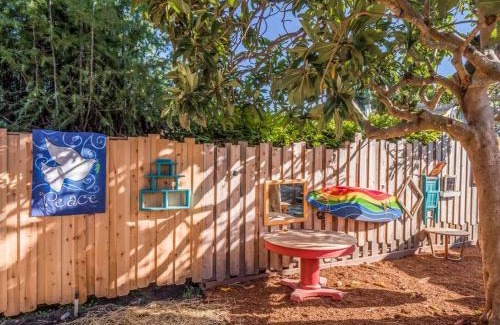 Eastside Santa Cruz House | Santa Cruz Style Beach retreat, 5min walk to beach