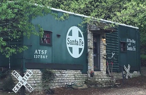 Glen Rose Cabin | Santa Fe Railcar Cabin - River Access