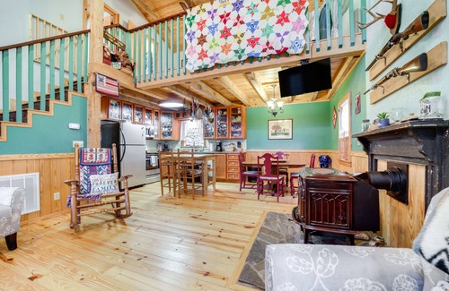 Robbinsville Cabin | Santeetlah Lake Retreat w/Dock: Walk to Water!