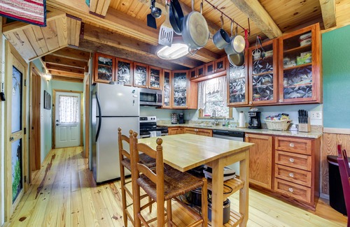 Robbinsville Cabin | Santeetlah Lake Retreat w/Dock: Walk to Water!