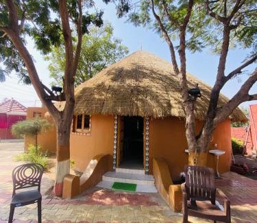 Nakhtarana Resort | Santkrupa Villa Resort