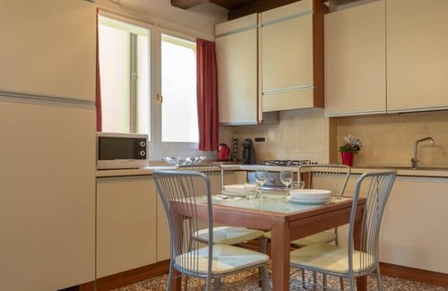 Historic Center Apartment | Santo Stefano Apts Entire Stairs A 5 APT