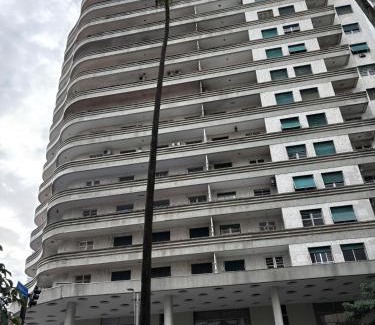 Gonzaga Apartment | Santos Praia Gonzaga Varanda Cinematográfica - Melhor localização do Bairro