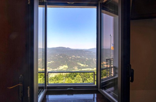 Sant Feliu de Pallerols Hotel | Santuari de la Salut de Sant Feliu de Pallerols
