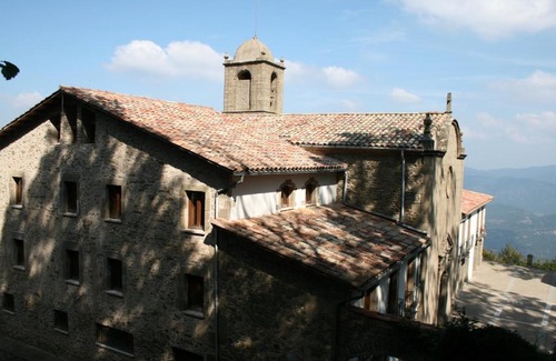 Sant Feliu de Pallerols Hotel | Santuari de la Salut de Sant Feliu de Pallerols