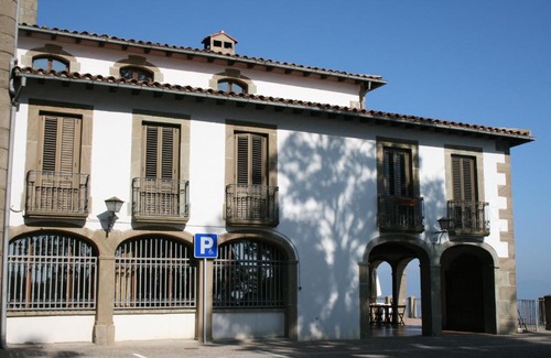Sant Feliu de Pallerols Hotel | Santuari de la Salut de Sant Feliu de Pallerols