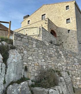 Albanya Hotel | Santuari Mare de Déu Del Mont Restaurant-Hostatgería