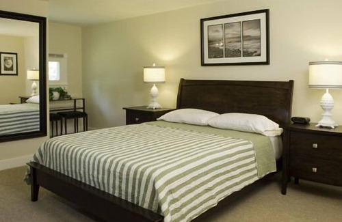 Mashpee Hotel | Santuit Inn