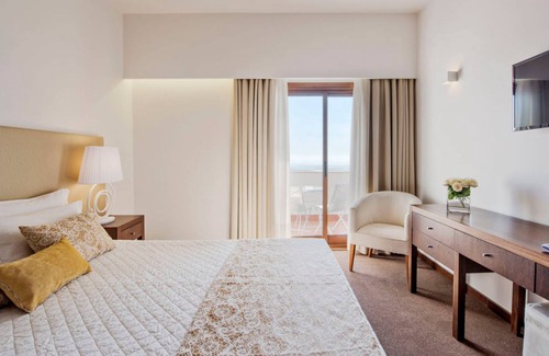 Laundos Hotel | Sao Felix Hotel Hillside and Nature
