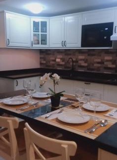 Imus Villa | Saphir Townhouse 5 to 6 pax rooftop terrace, Cavite