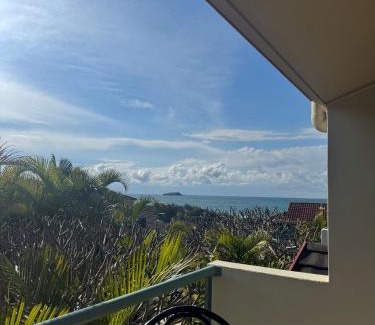 Korora Apartment | Sapphire Beach Poolside Retreat