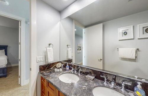 South Padre Island Apartment | Sapphire Condominiums #606
