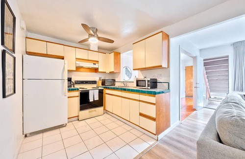 North Pacific Beach Condo | Sapphire Gem-blocks to beach