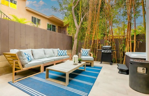 North Pacific Beach Condo | Sapphire Gem-blocks to beach